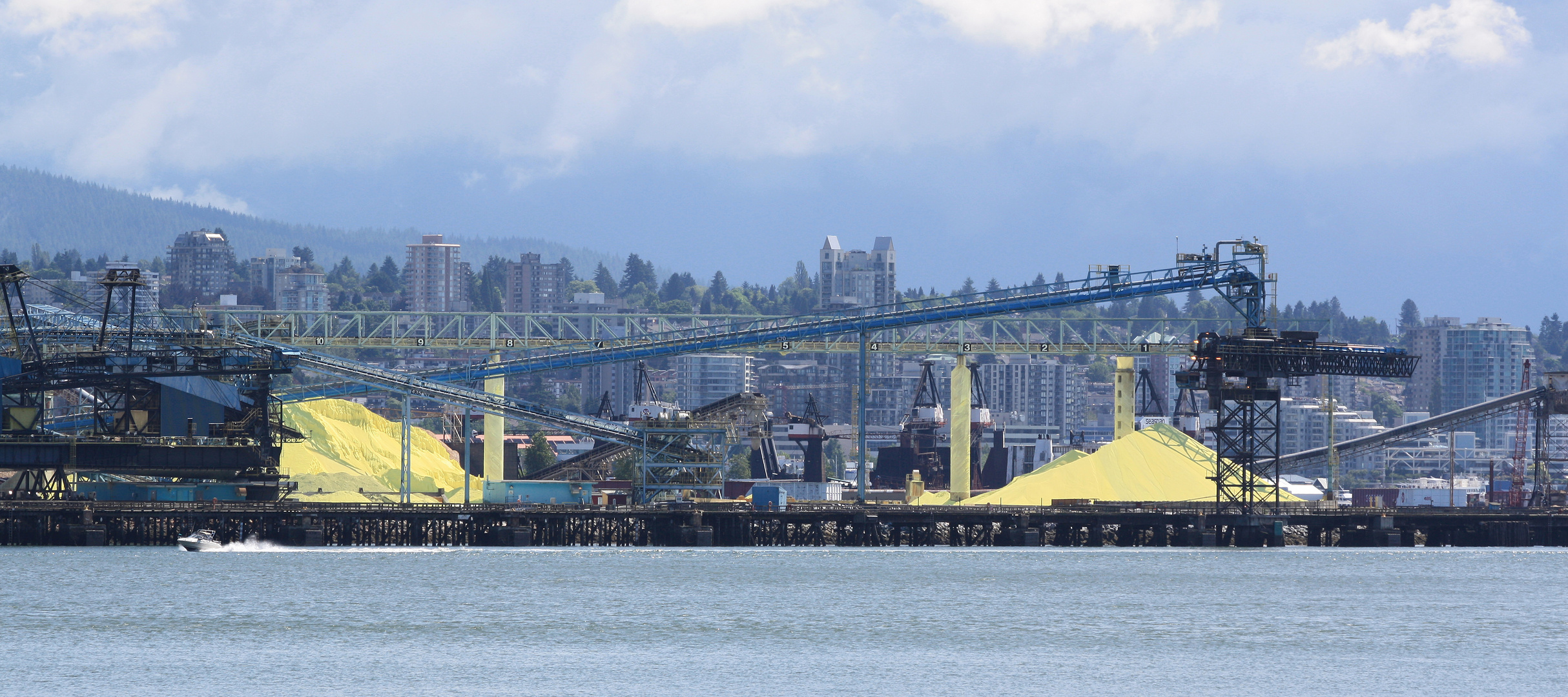 Hafenanlage vor Lonsdale, BC am Burrad Inlet