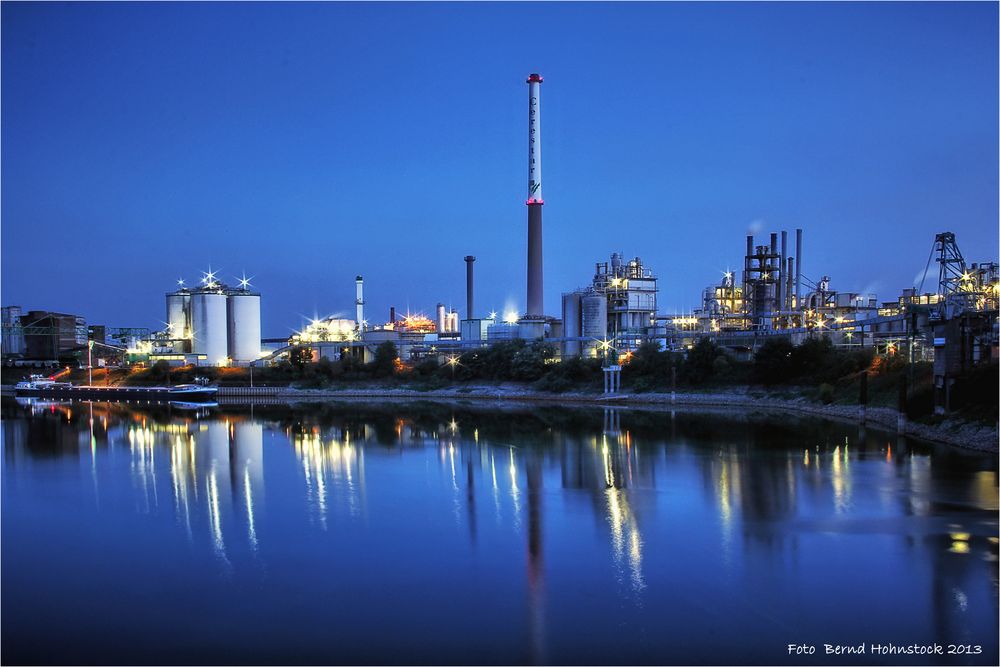 Hafenbecken Krefeld Uerdingen ....