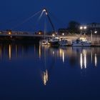 Hafenbrücke in Leer zur blauen Stunde