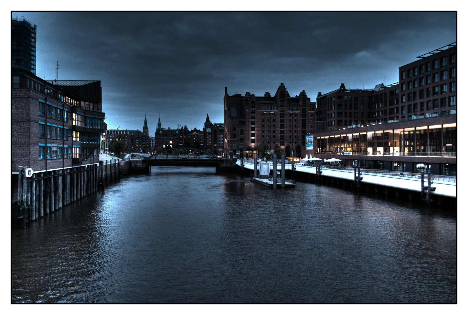 Hafencity bei Nacht