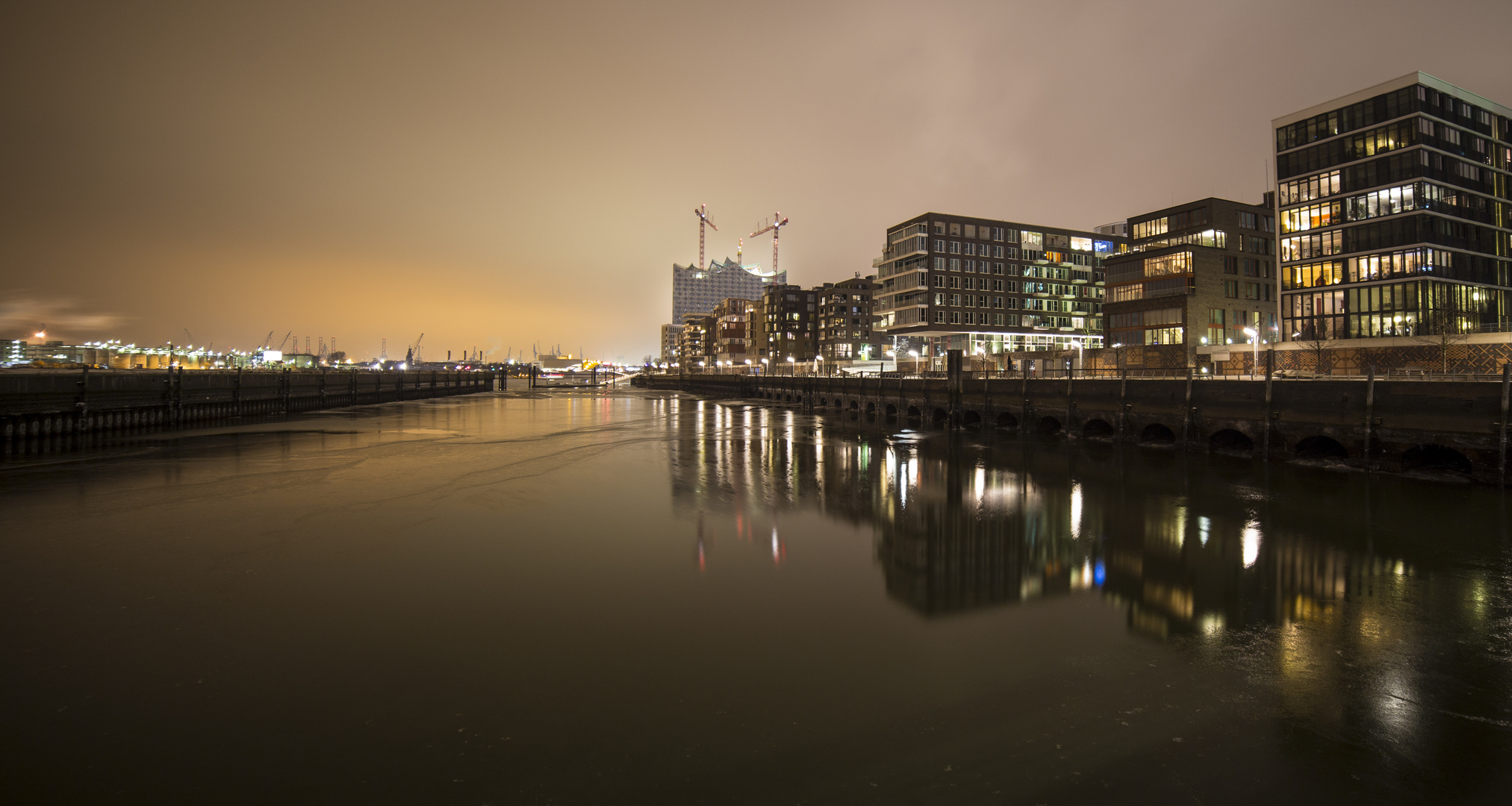 HafenCity bei Nacht