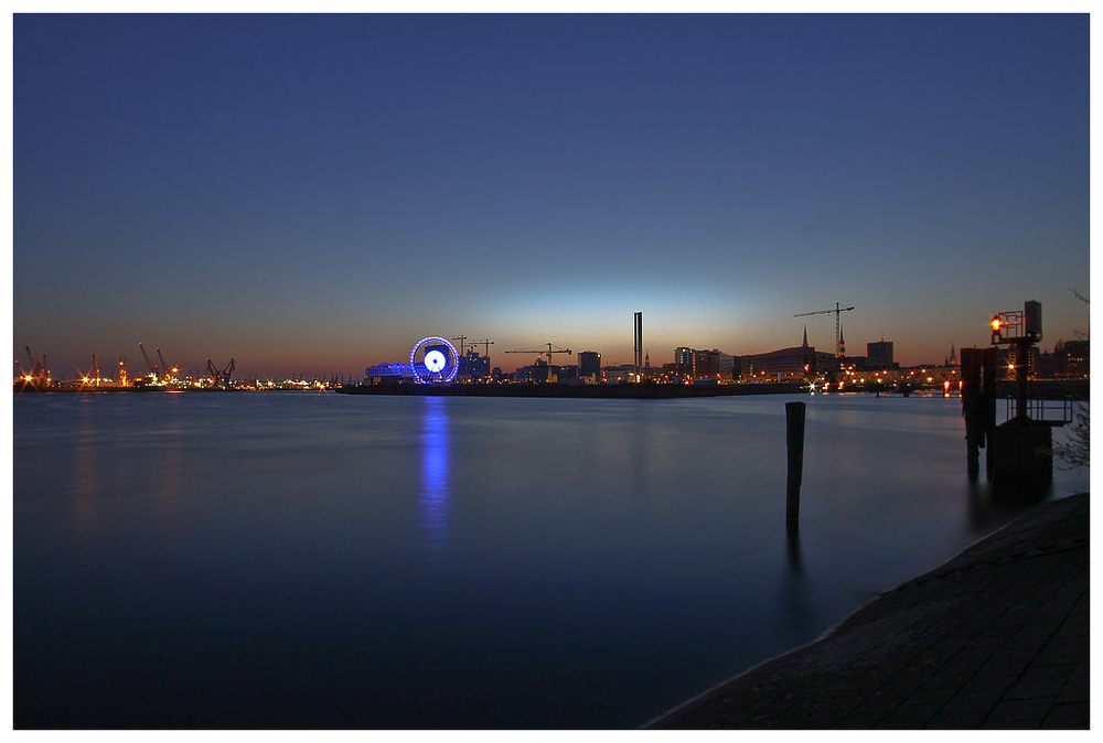Hafencity by night