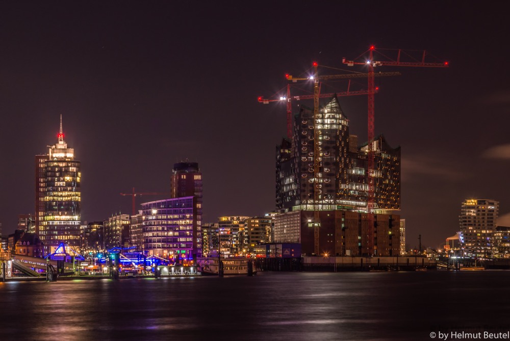 Hafencity gesehen vom alten Elbtunnel