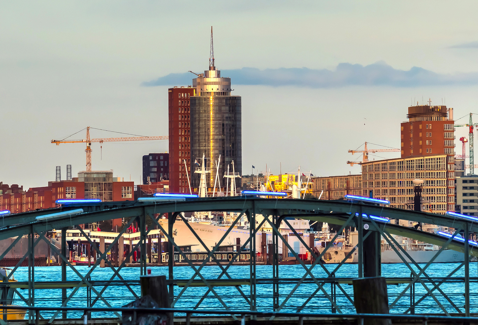 Hafencity im Abendlicht