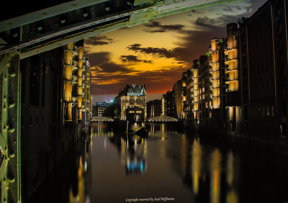 HafenCity "Speicherstadt mit Blick auf die Brücke Dienerreihe"