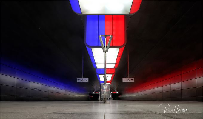 HafenCity Universität in rot und blau ....