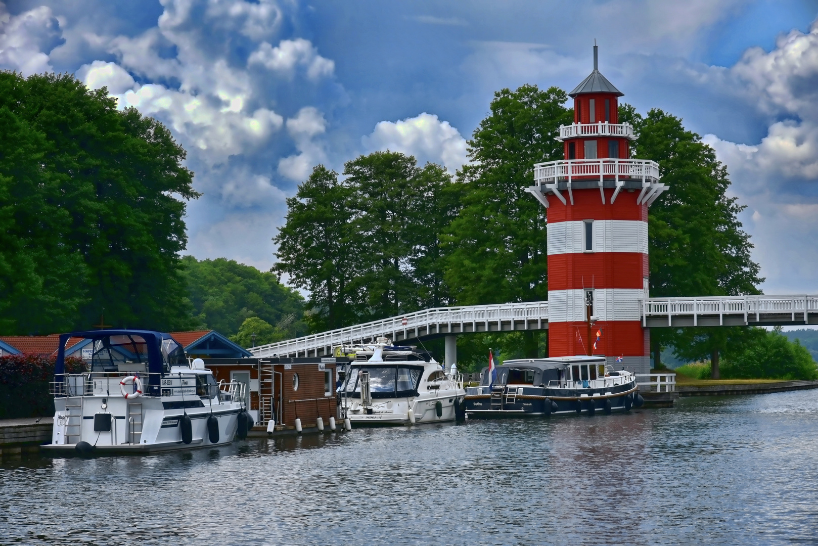 Hafendorf Rheinsberg der alte Leuchtturm