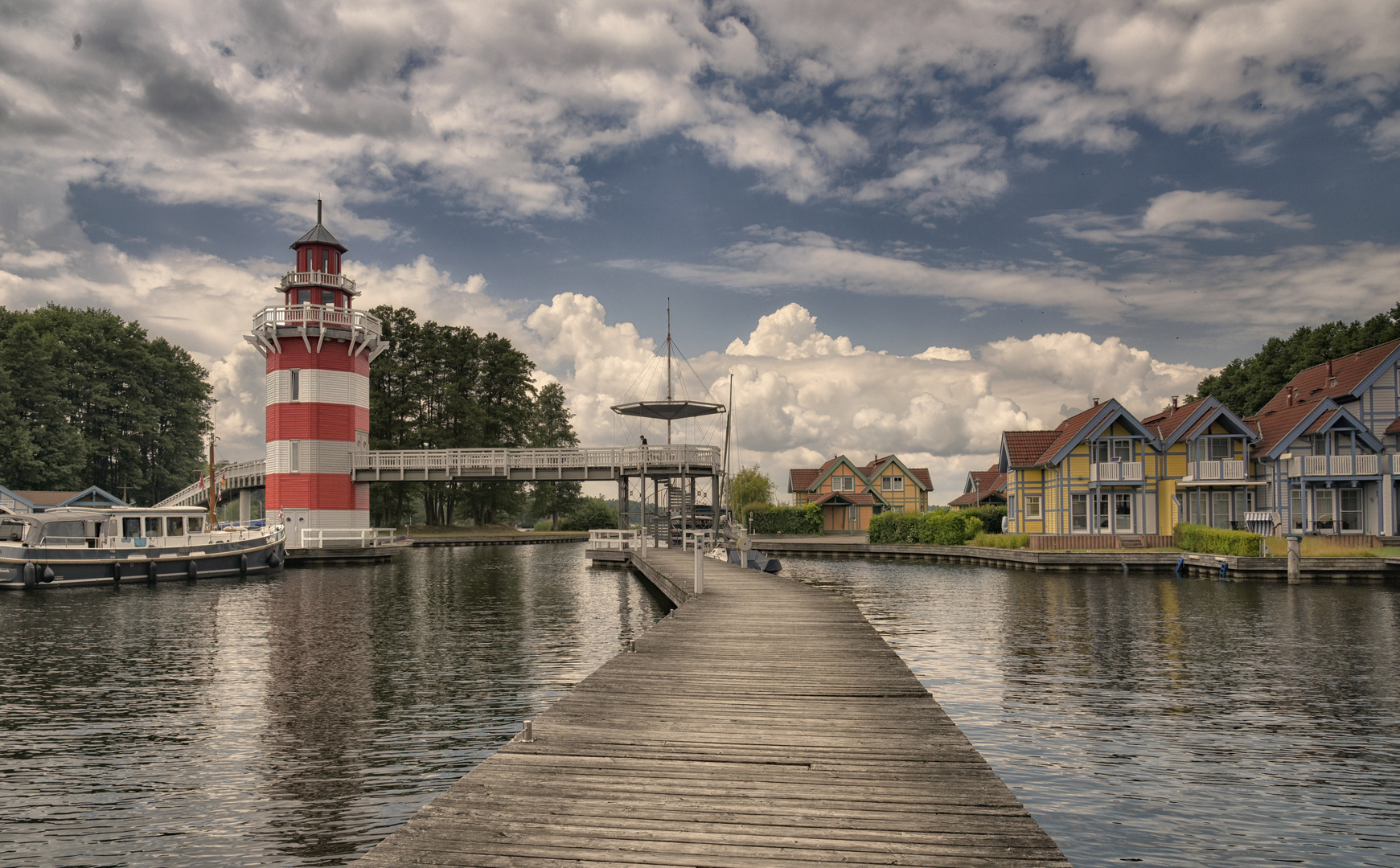 Hafendorf Rheinsberg der alte Leuchtturm