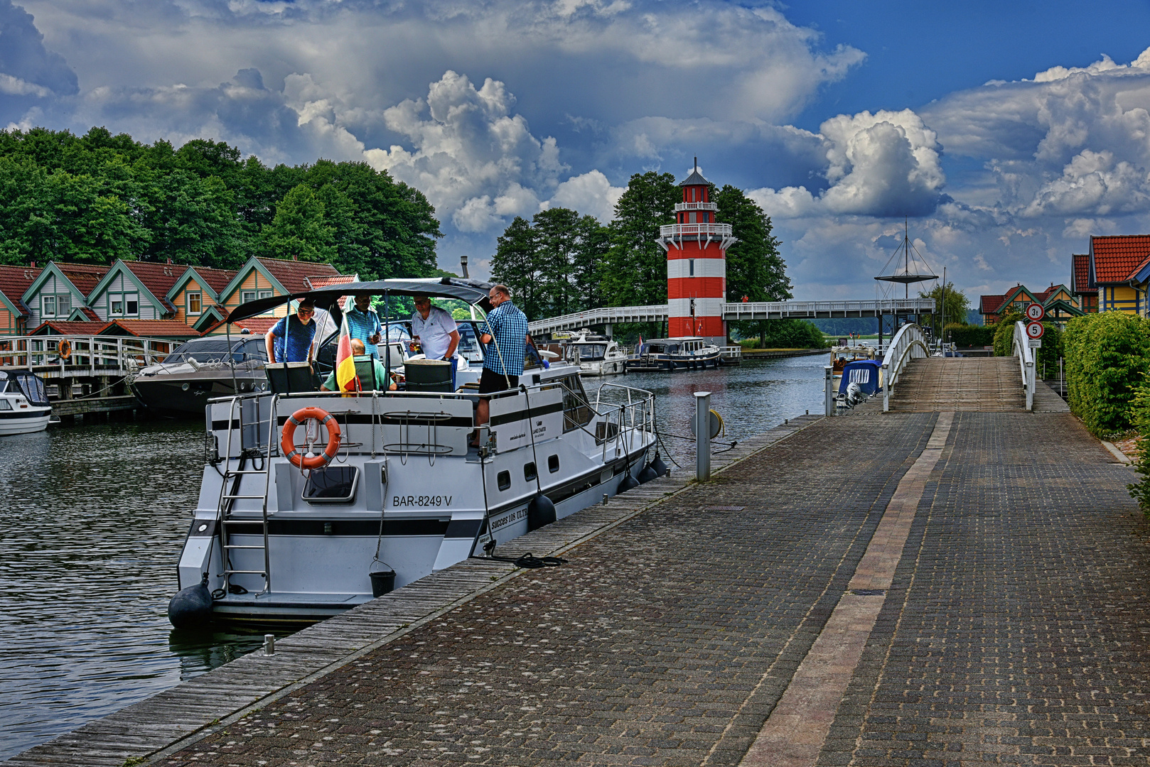 Hafendorf Rheinsberg der alte Leuchtturm