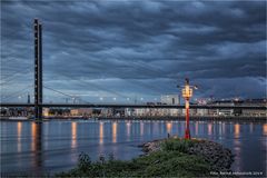 Hafeneinfahrt Düsseldorf ....