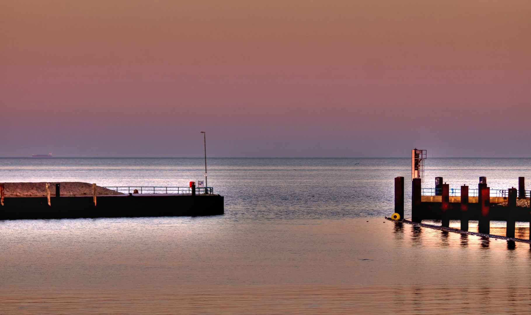 Hafeneinfahrt im Herbst