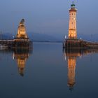 Hafeneinfahrt Lindau bei Nacht