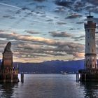 Hafeneinfahrt Lindau zur blauen Stunde