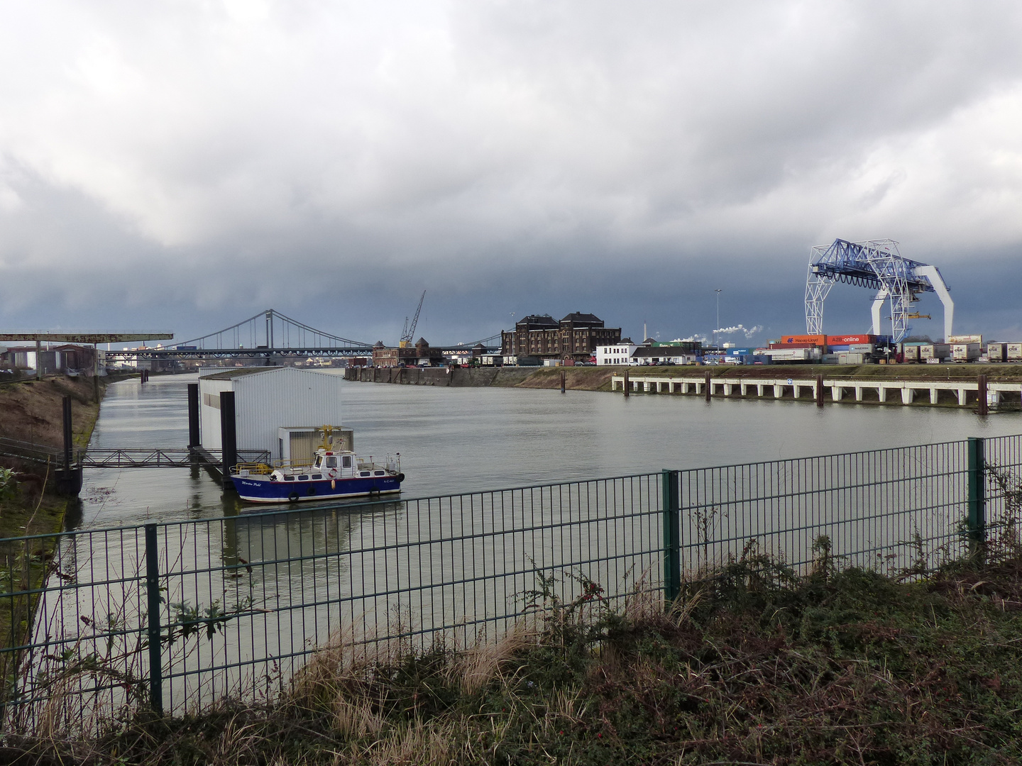 Hafeneinfahrt Rheinhafen KR