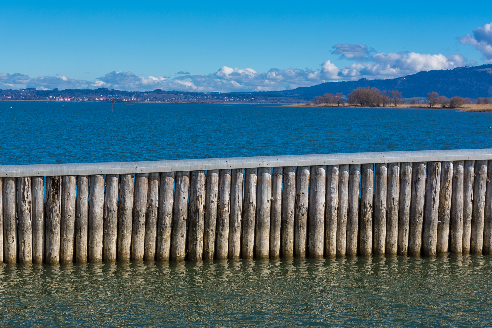 Hafeneinfahrt und Wellenbrecherchen