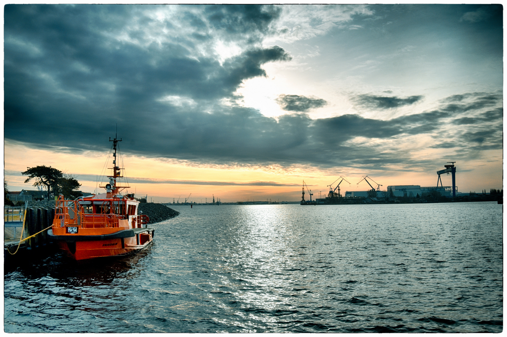 Hafeneinfahrt von Rostock