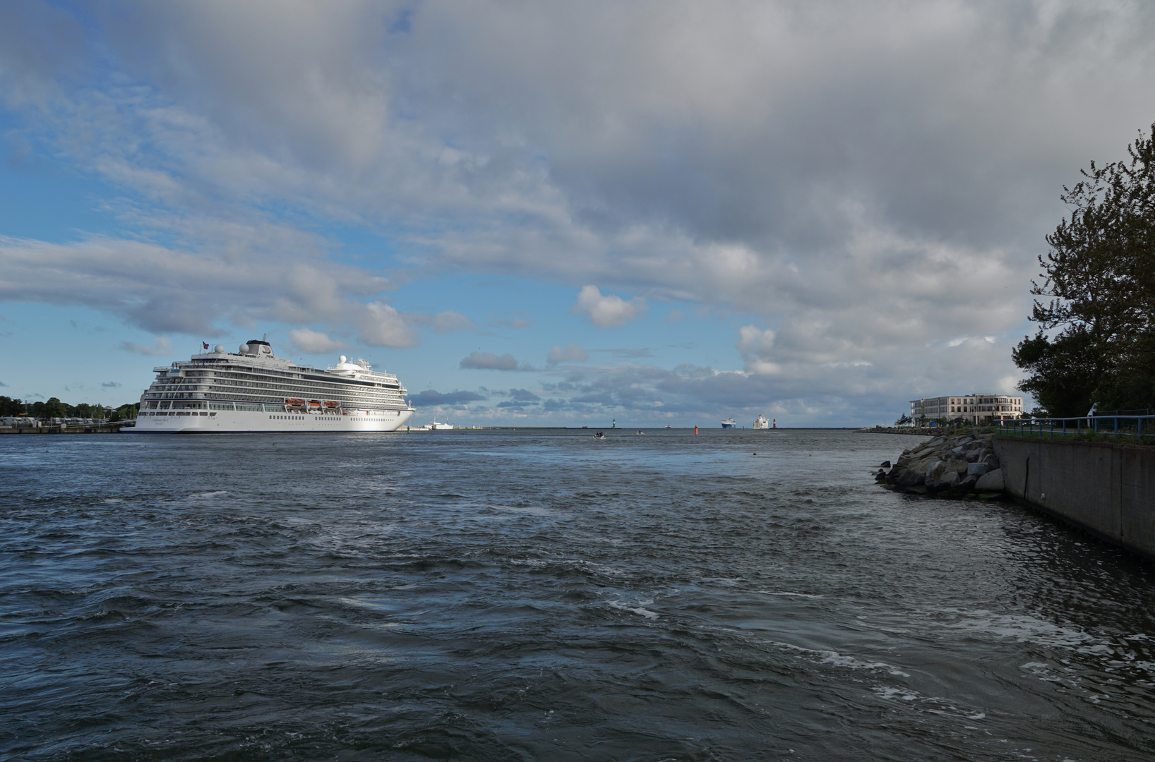 Hafeneinfahrt Warnemünde