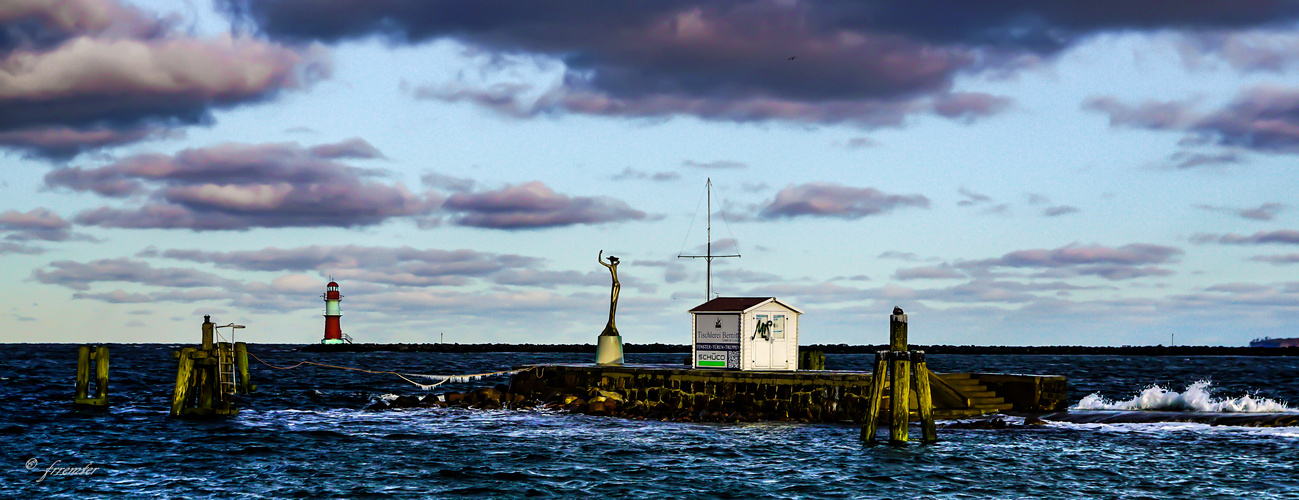 Hafeneinfahrt, Warnemünde