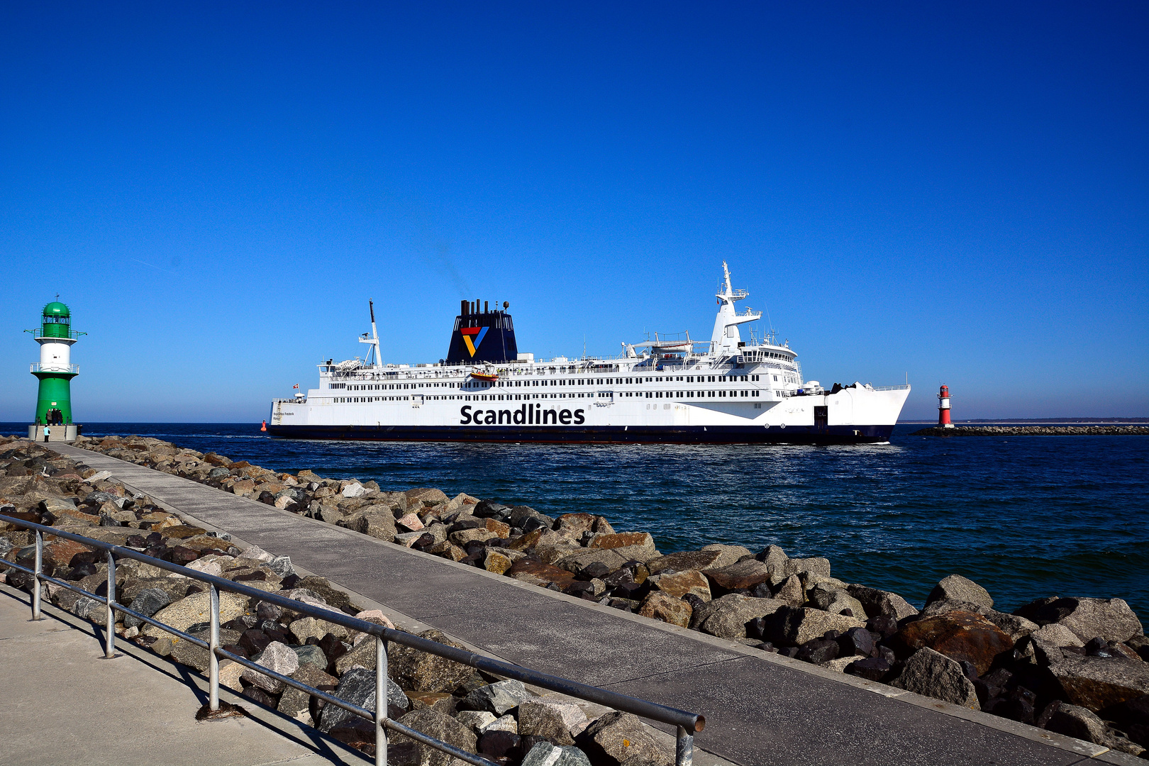 Hafeneinfahrt Warnemünde / Rostock