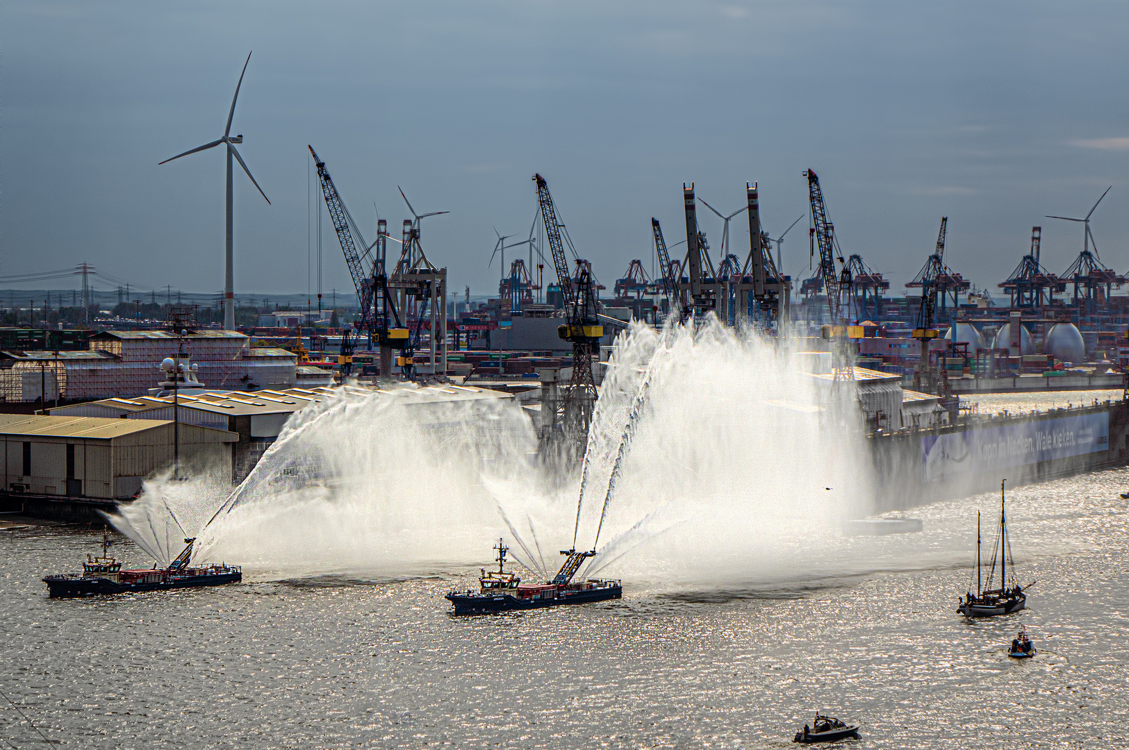 Hafengeburtstag Löschboote