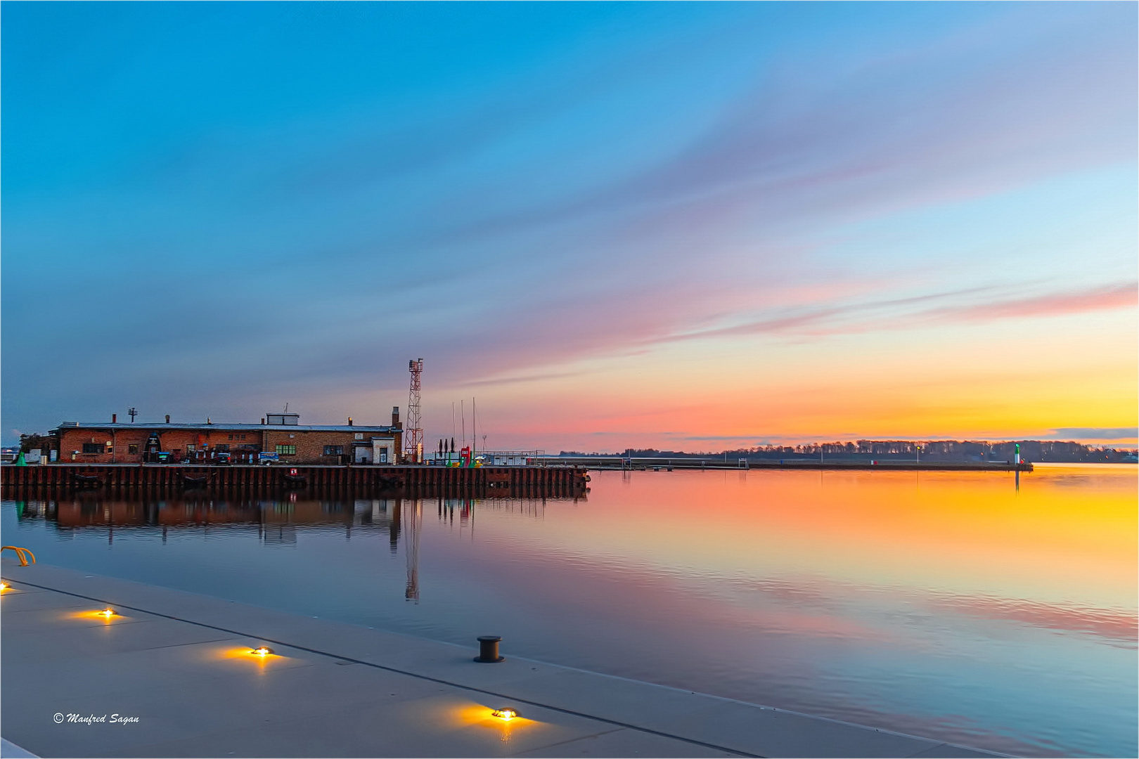 Hafeninsel Stralsund - Warten auf die Sonne... 