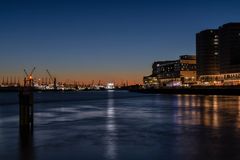 Hafenlicht und Laterne 