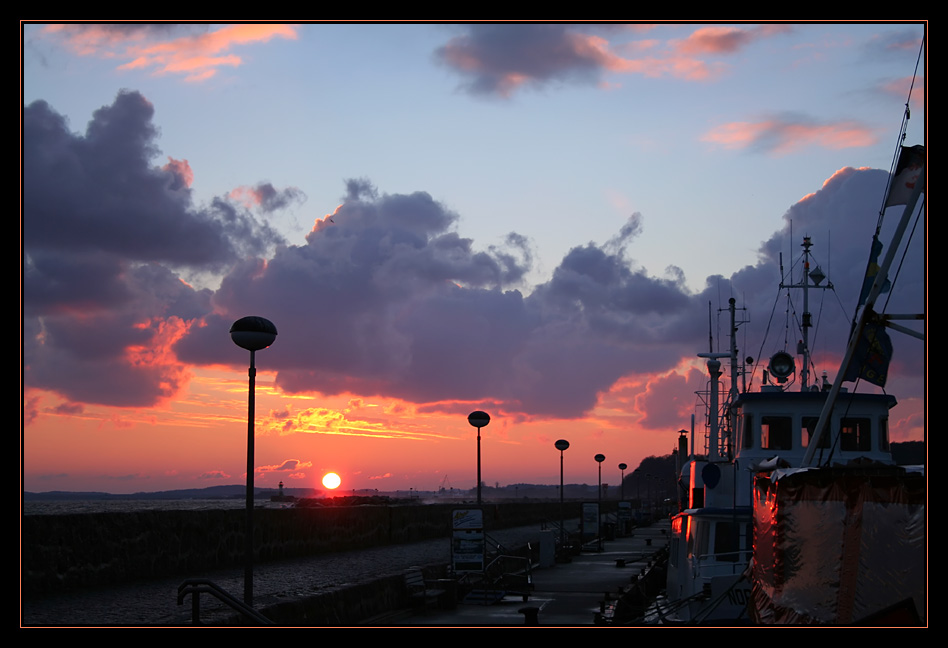 Hafenmole Sassnitz bei Sonnenuntergang