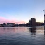 Hafenpanorama im Morgenrot