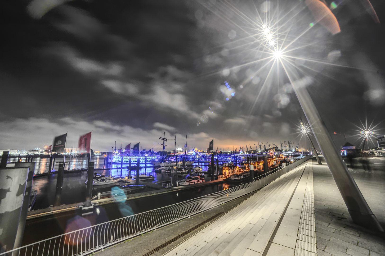 Hafenpromenade Hamburg