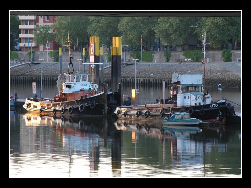 Hafenschlepper auf der Weser