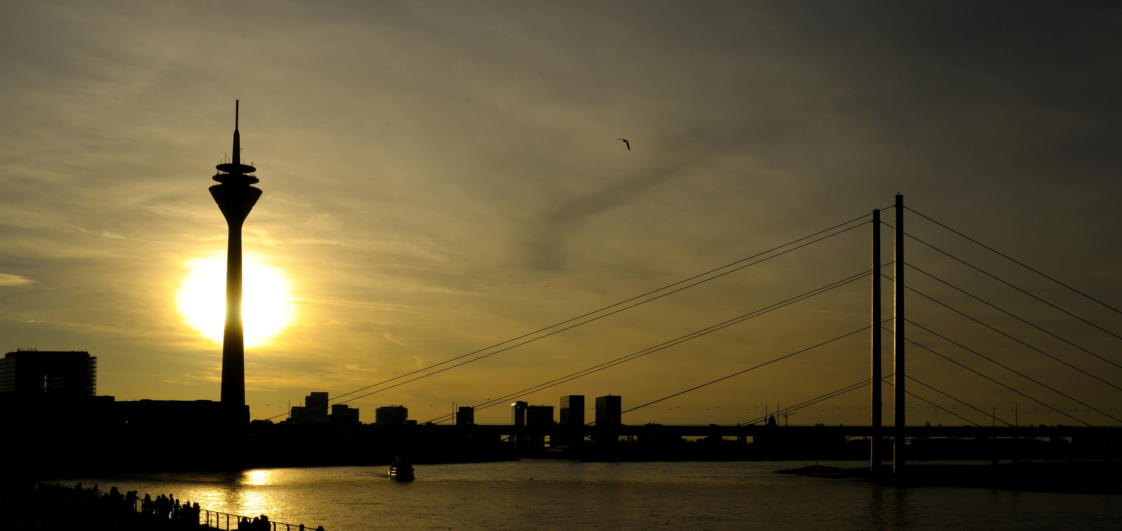 Hafensilhouette Düsseldorf