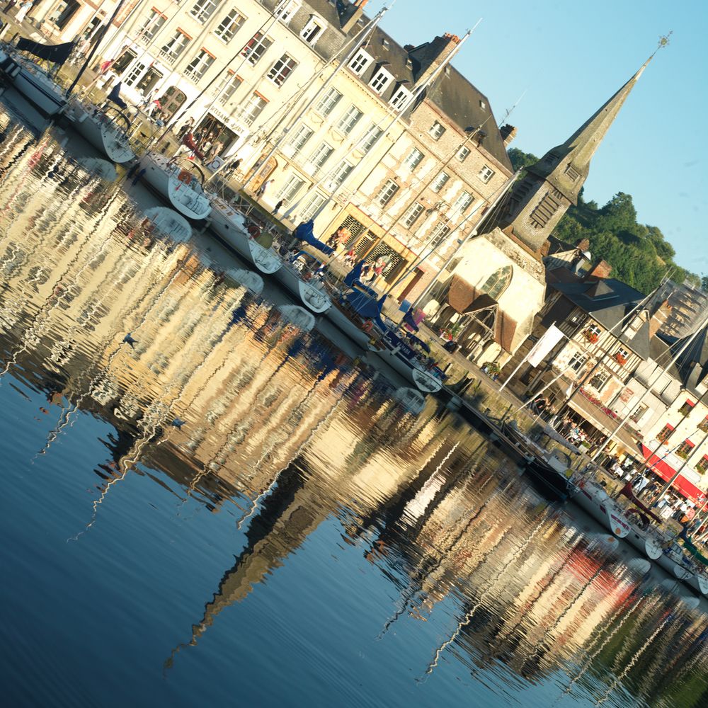 hafenspiegelung+abendstimmung  Normandie 