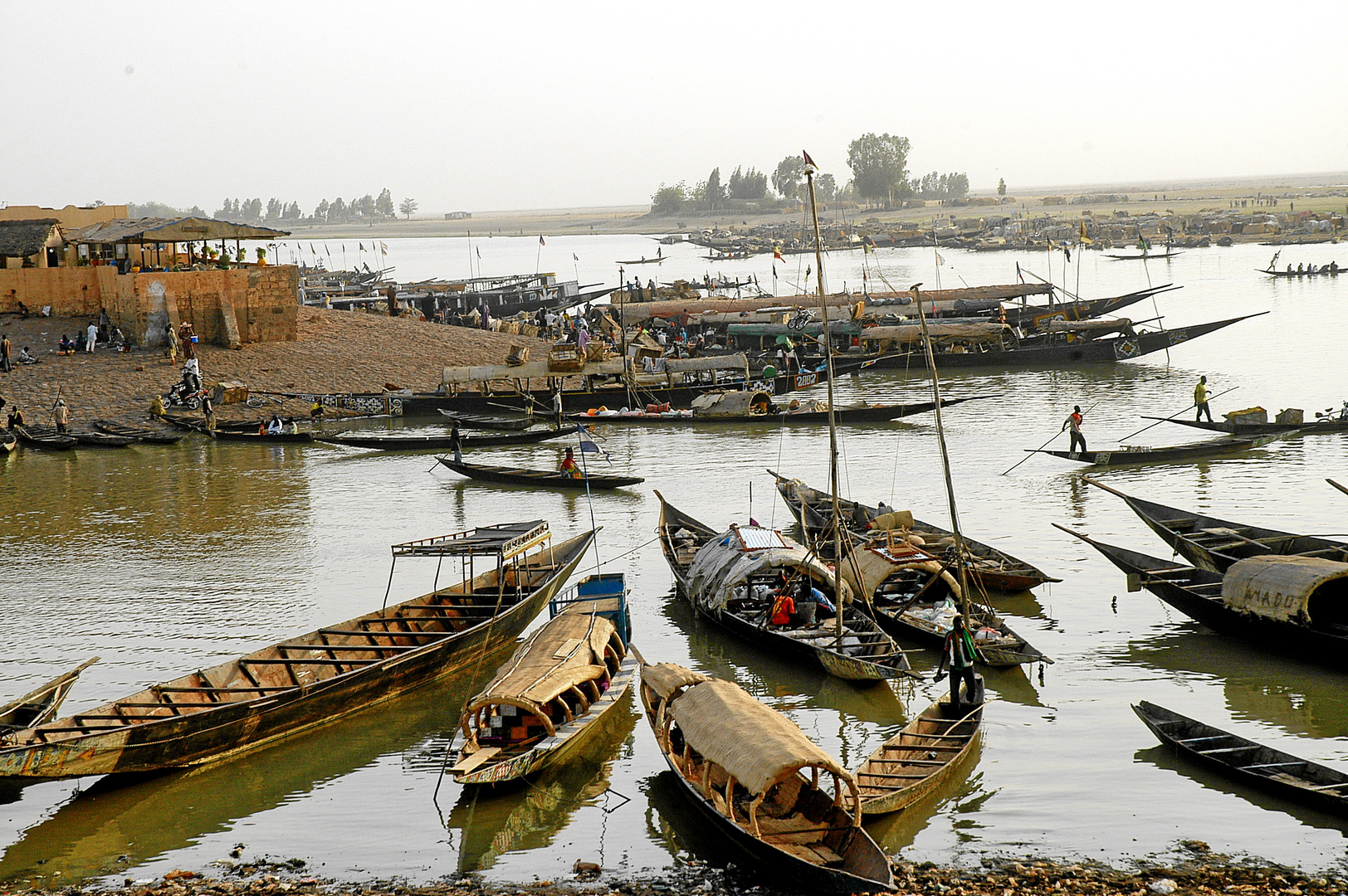 Hafenstadt Mopti am Niger