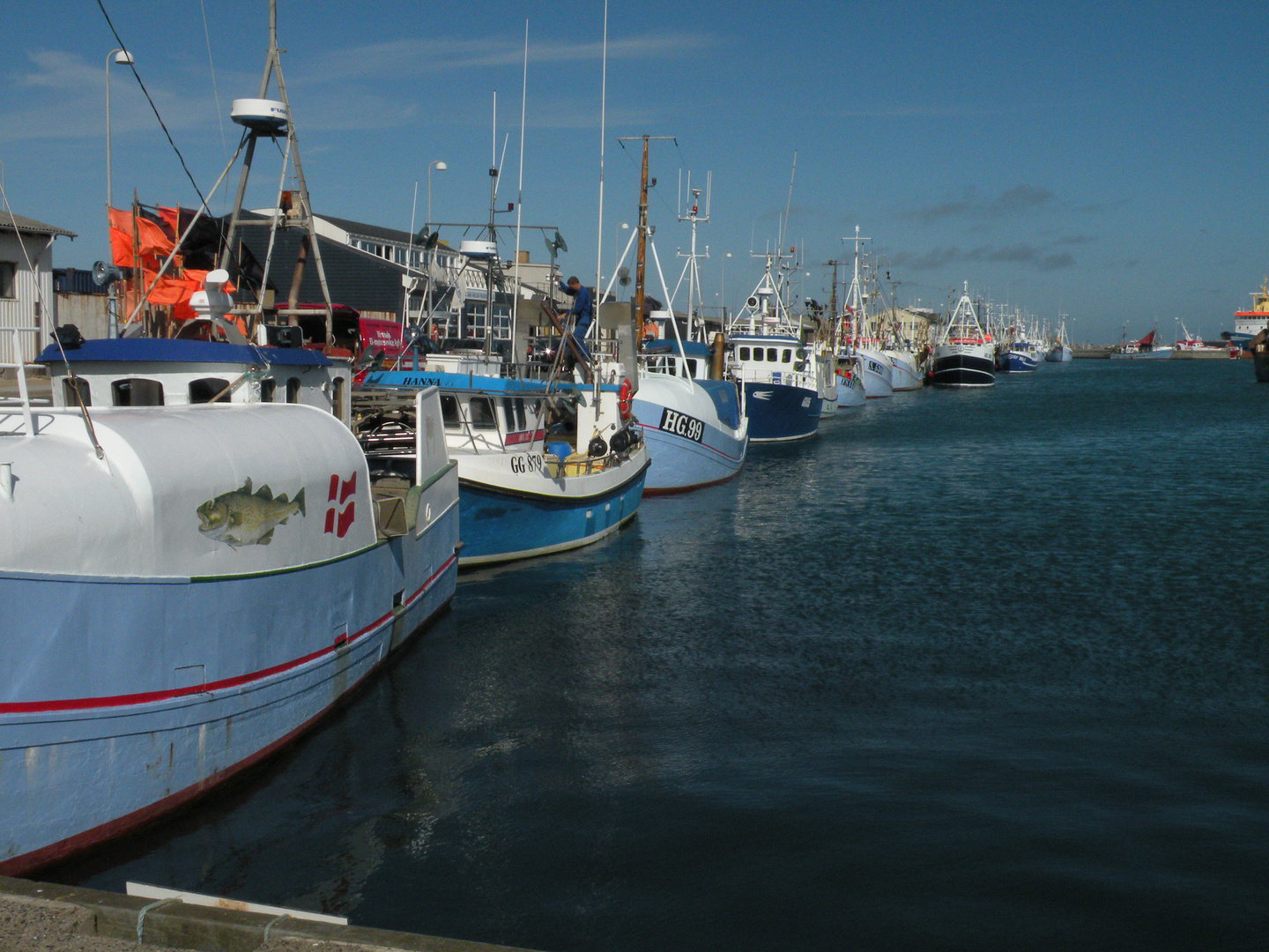 Hafenszene in Hirtshals.