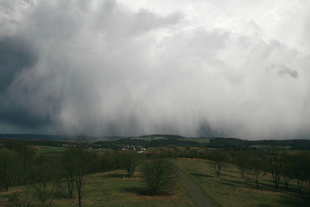 Hagel über der Eifel