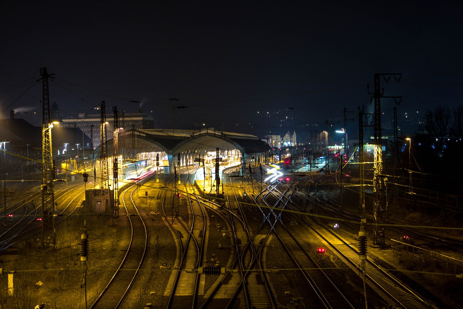 Hagen Hauptbahnhof bei Nacht