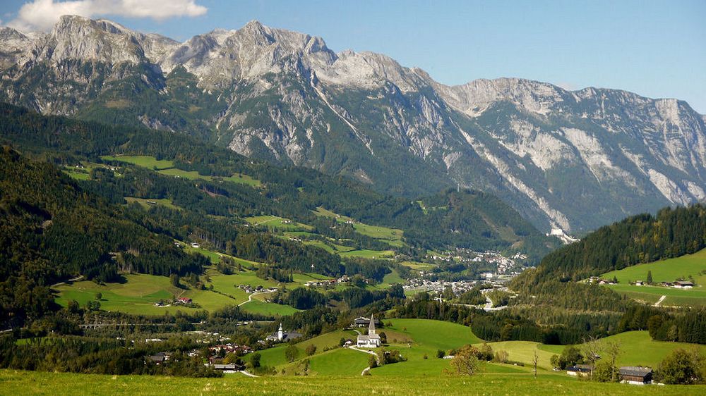 Hagengebirge mit Buchbergkirchlein und der Kirchturm von St.Rupert Foto ...