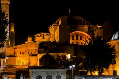 hagia sophia - die heilige weisheit bei nacht