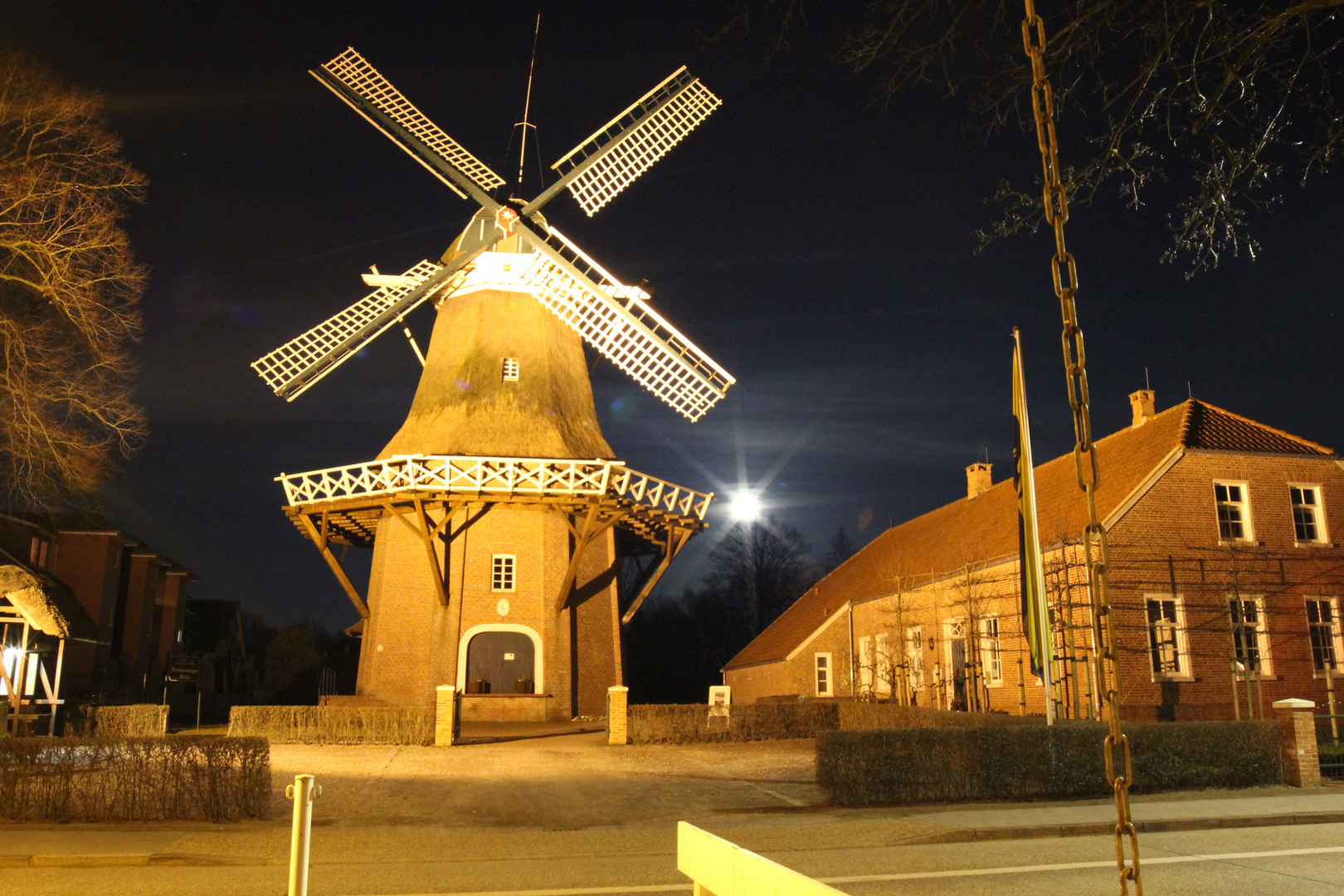 Hahnentanger Mühle bei Vollmond