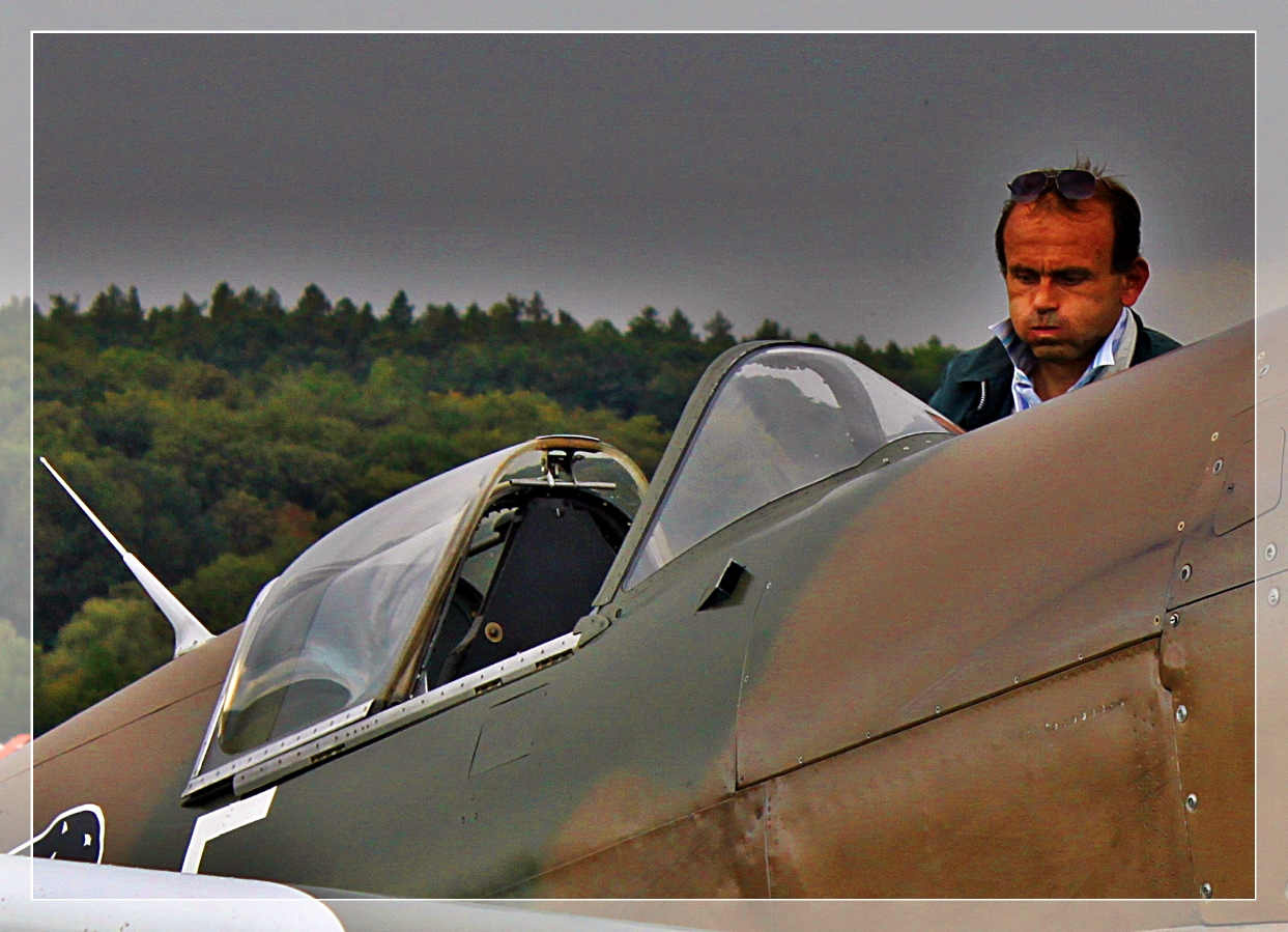 Hahnweide 2011 Supermarine Spitfire PR Mk XIX Eric Goujon "Angekommen!"