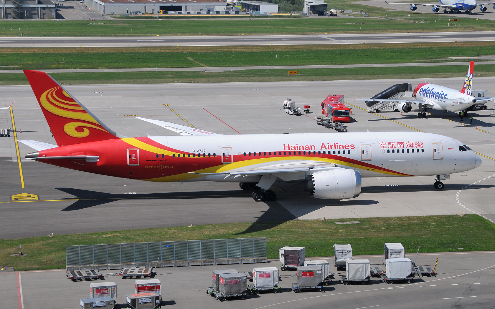 Hainan Airlines Boeing 787-8 Dreamliner B-2722 