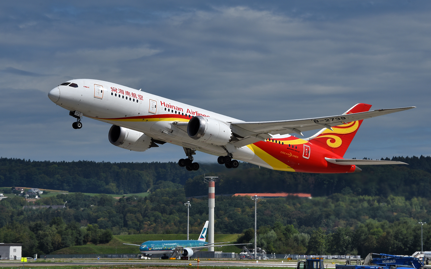 Hainan Airlines Boeing 787-8 Dreamliner B-2739 