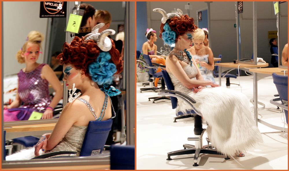 Hair & Beauty 2011: Gehörntes Modell und Spiegelbild ...