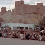 Hairdressers in front of the ancient citadel