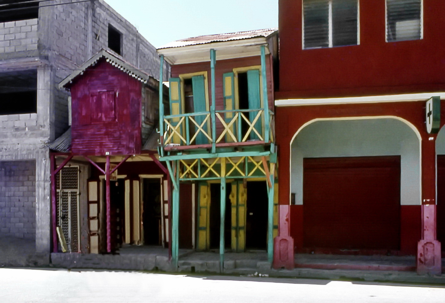 Haiti: Häuschens in Port-au-Prince