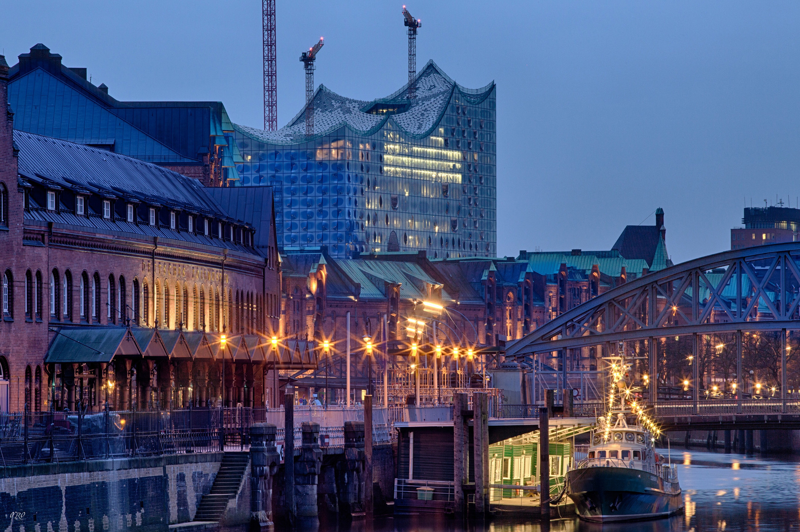 Halbe Elbphilharmonie