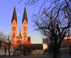 Halberstädter Dom im Abendlicht