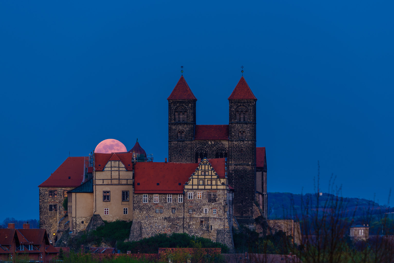 Halbmond oder halber Vollmond?