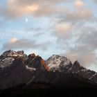 Halbmond über den Dolomiten