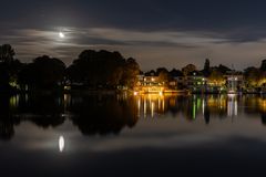 Halbmond über der Außenalster